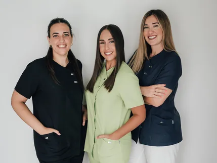 El equipo de la Clínica Dental Los Gallos, en Chiclana